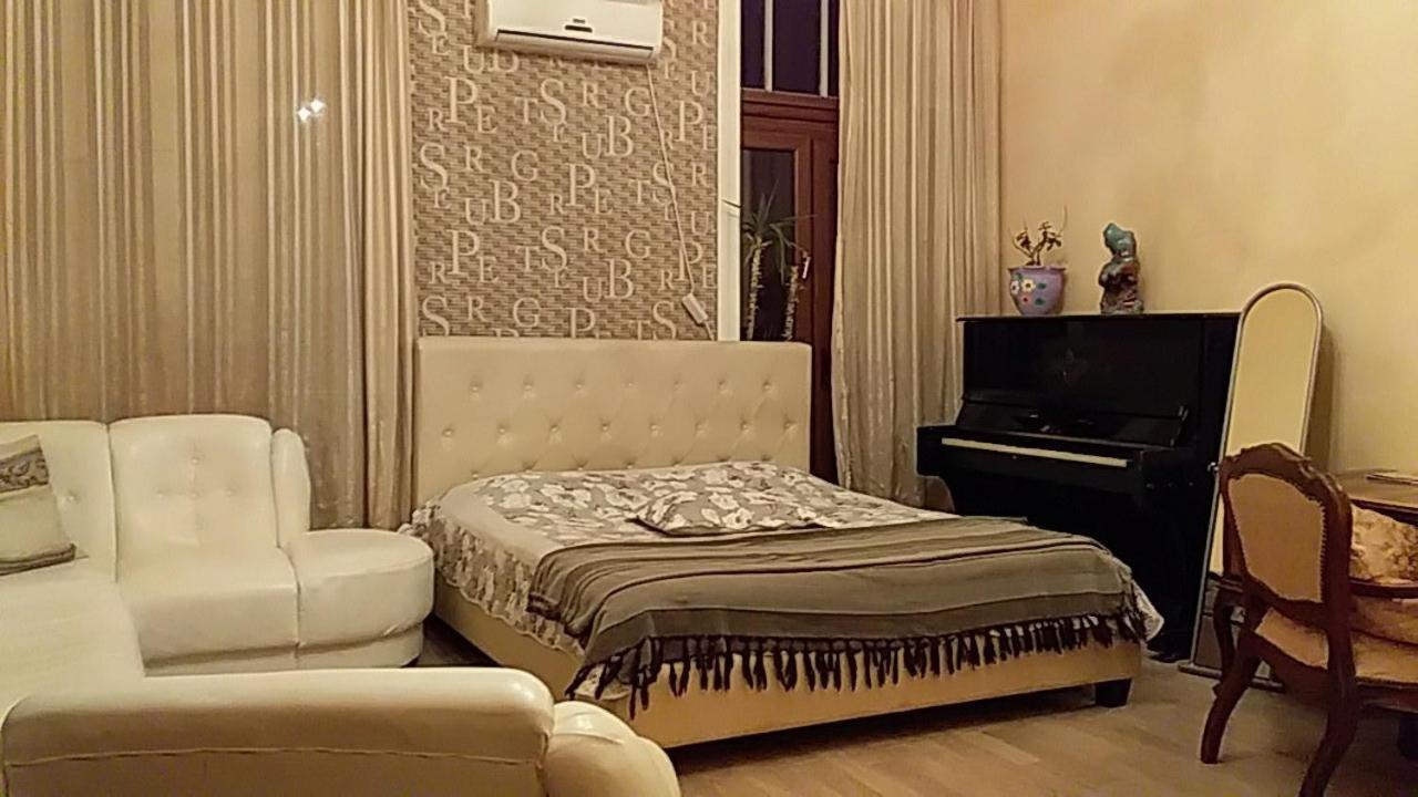 Queen' Palase Τυφλίδα Εξωτερικό φωτογραφία