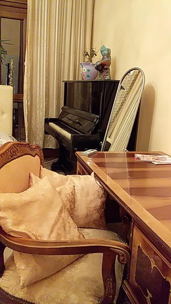Queen' Palase Τυφλίδα Εξωτερικό φωτογραφία